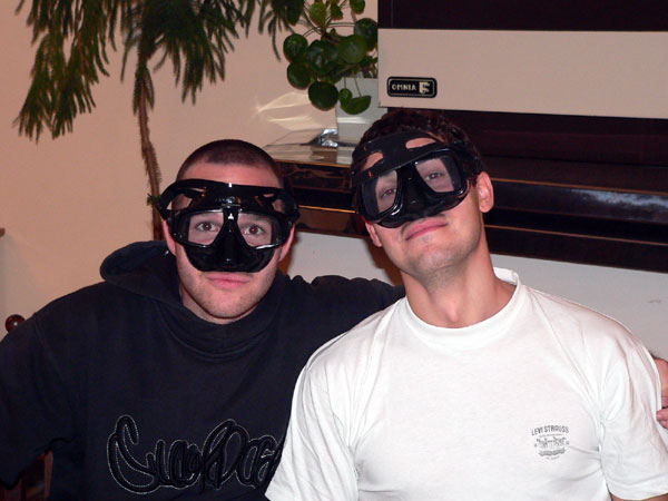 Lotdog и SeaWolf изпробват новите маски!